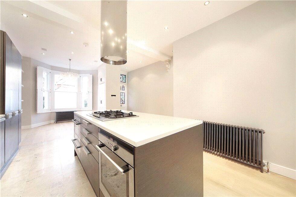 4 bedroom terraced house for rent