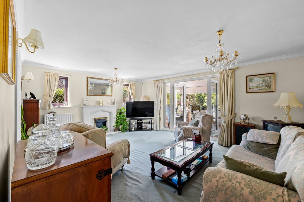 Hudsons, Tadworth, Surrey, KT20 5TZ photo 4