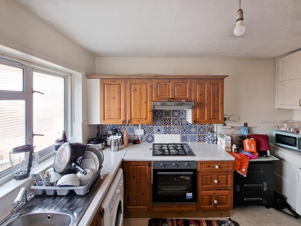Apartment in Southall - More
