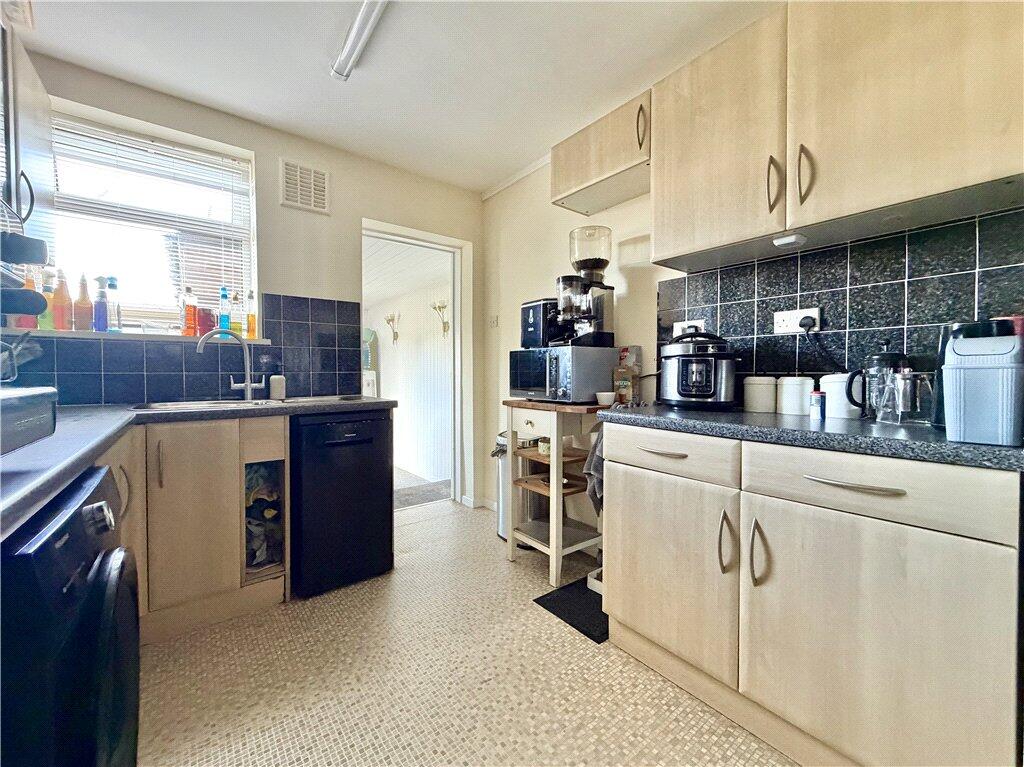Apartment in Southampton - View 4