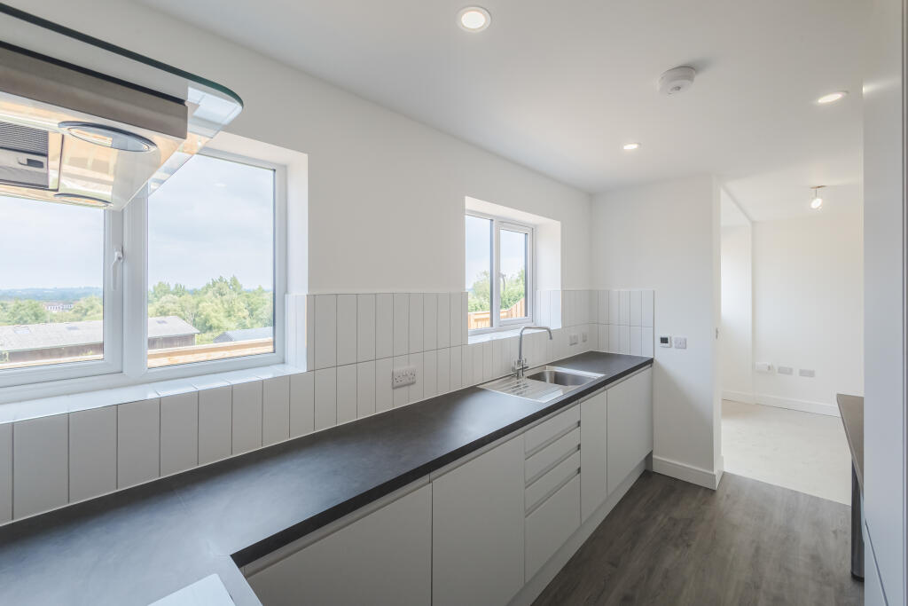 Apartment in Swindon - View 3