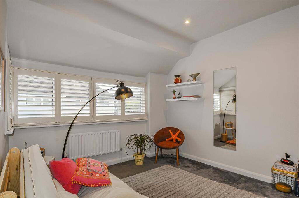 Additional image 8 of Fairway Close, Park Street, St. Albans