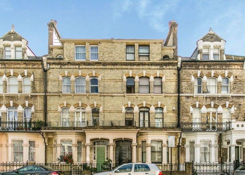 Main image of property: A Large Double Bedroom Flat in Gwendwr Road, London
