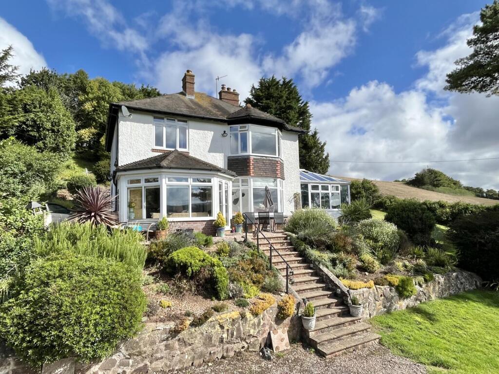 Main image of property: Five Bells, Watchet