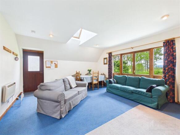 UFC Sitting Room / Dining Area