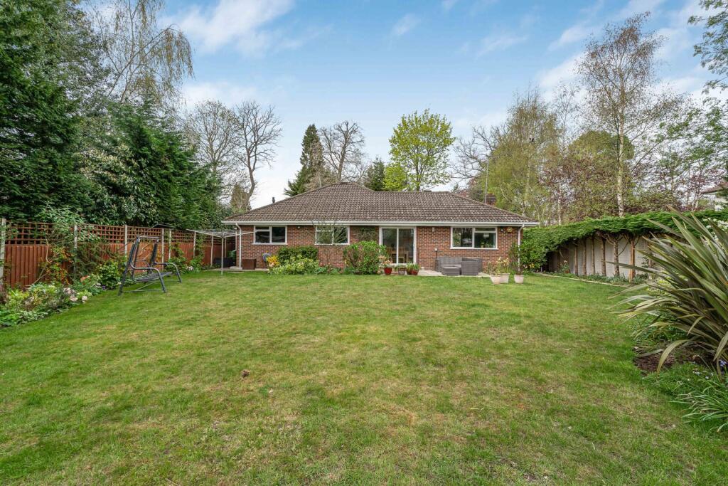 Shaftesbury Road, Woking, Surrey, GU22 - View 5