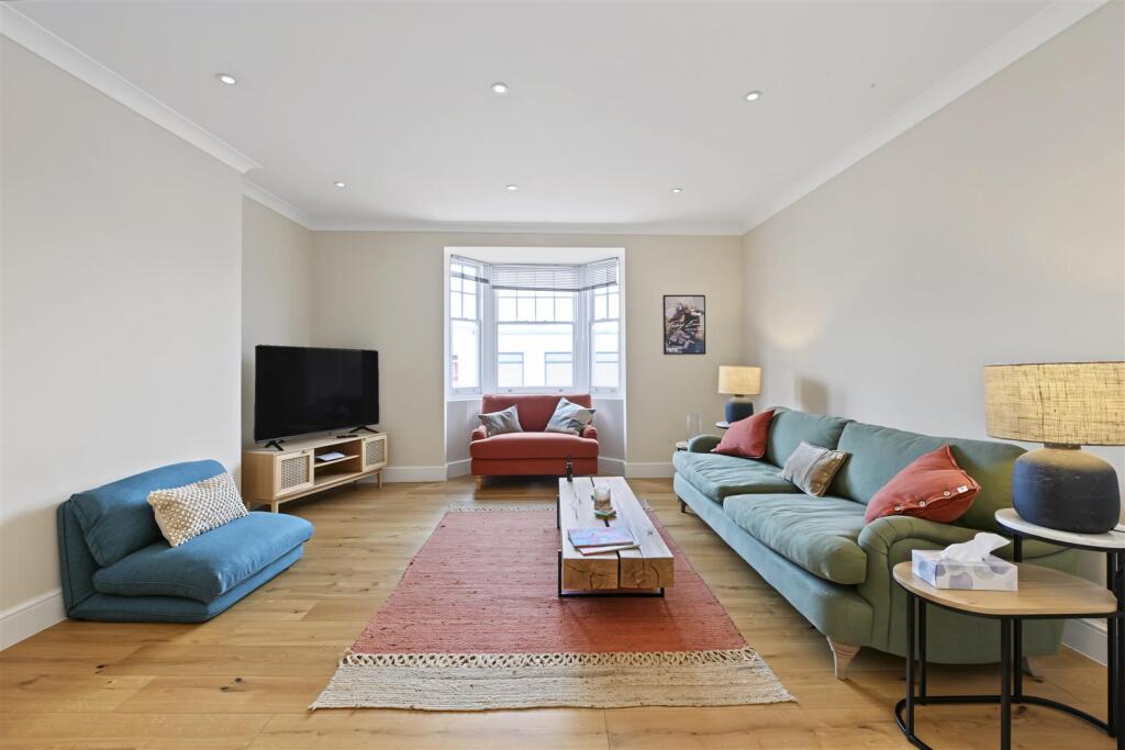 Apartment in St Albans, Townsend - View 4