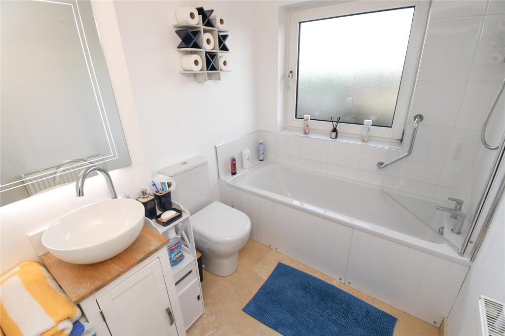 Apartment in Wirral, Liverpool City Region - View 5