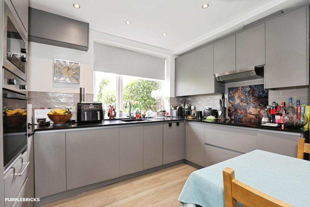 House in Stoke-on-Trent - View 3