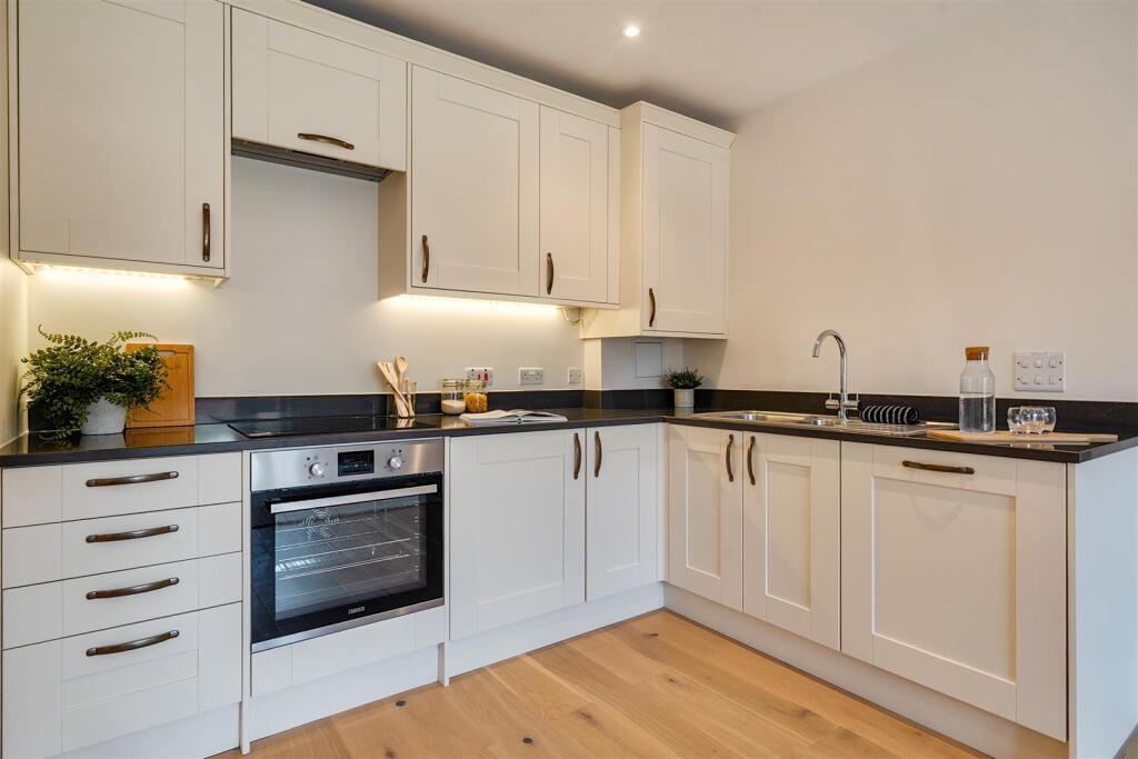 Apartment in Portsmouth - View 4