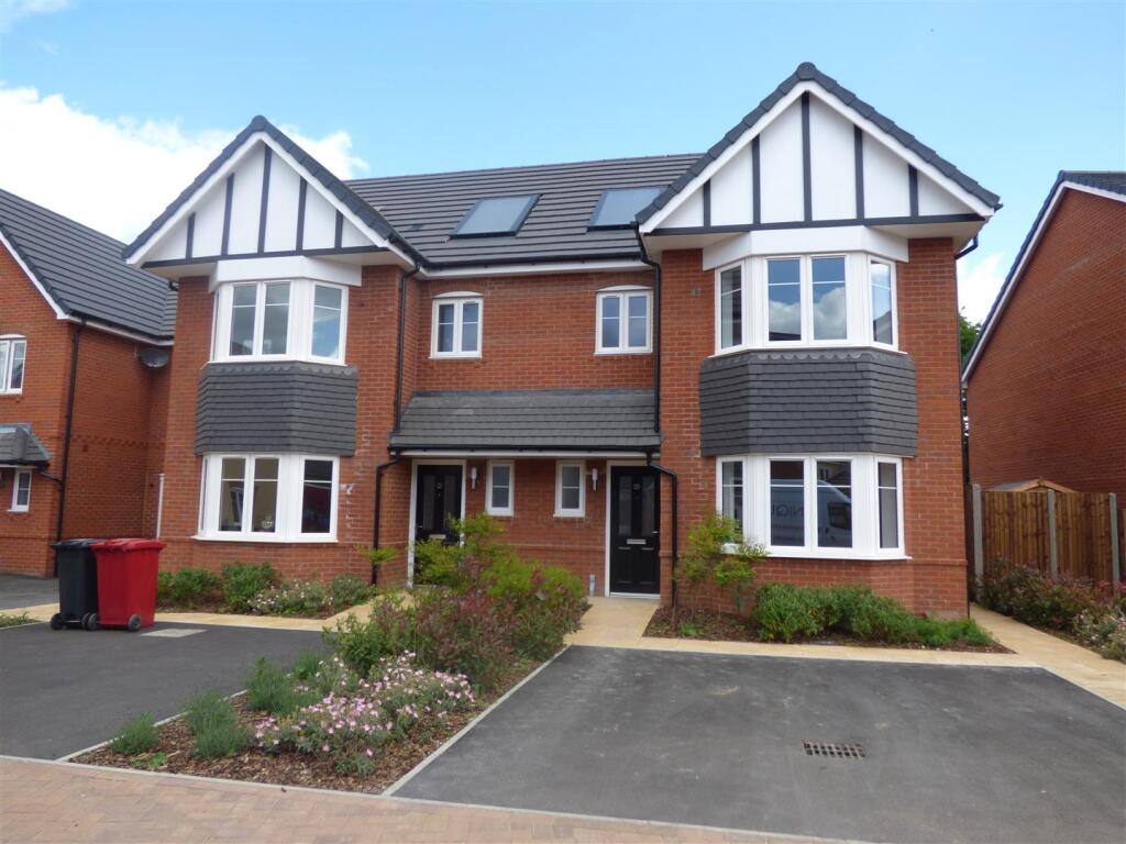 Main image of property: Starling Crescent, Kings Reach, Langley