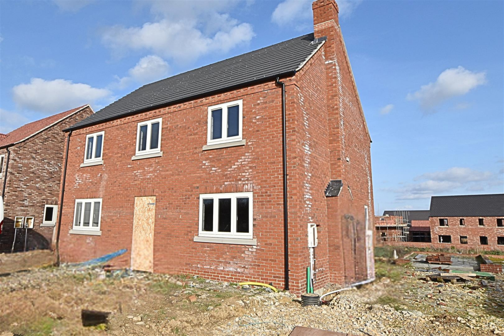 6-bed detached on Plot 102, 22 Twidale Lane, Off Field Head Road, Laceby, £375,000