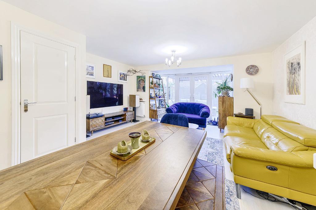 Hilton Close, Kempston, Bedford, MK42 7FT photo 2