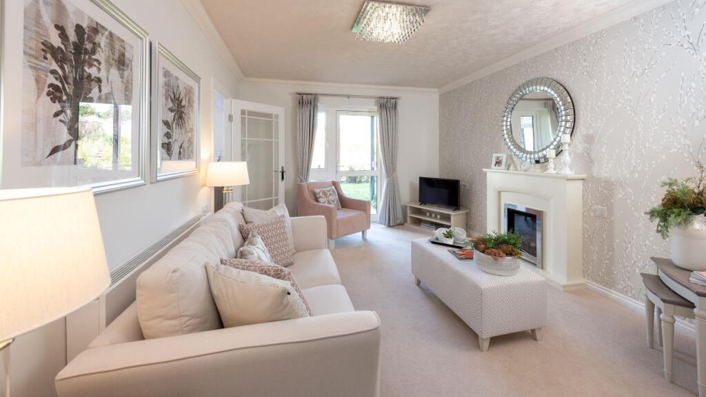 Beeches Lodge, Burnham, Buckinghamshire photo 4