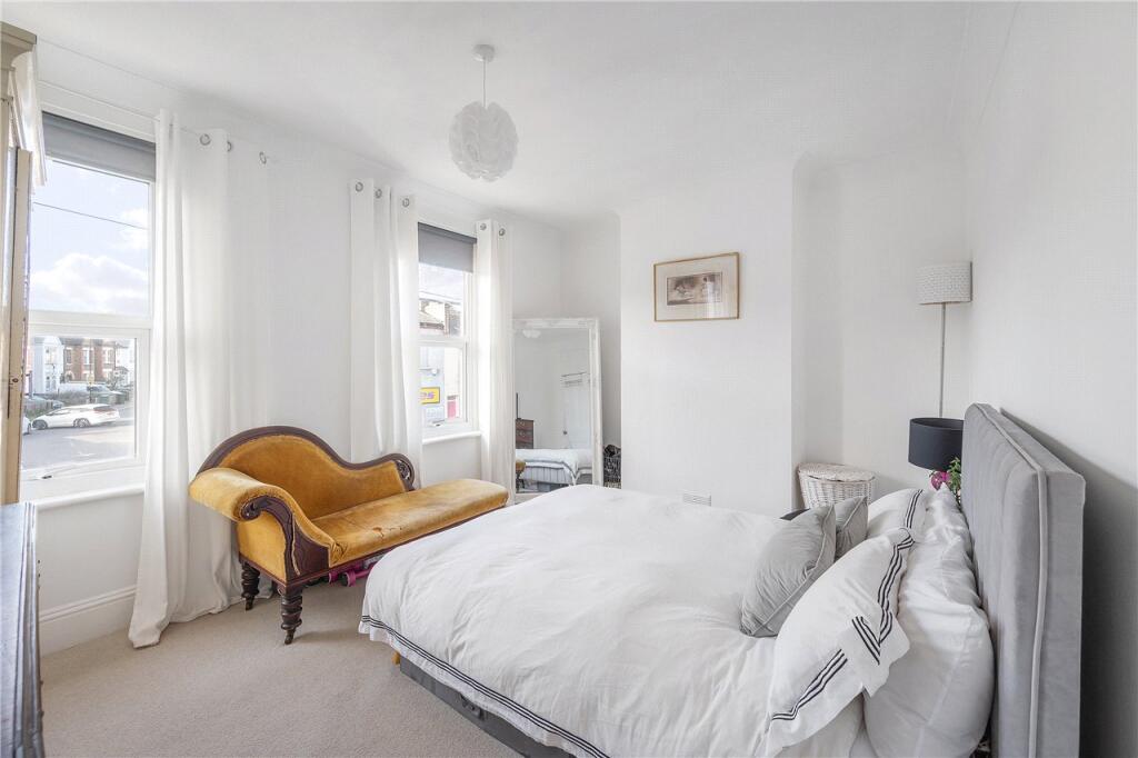 House in London - View 4