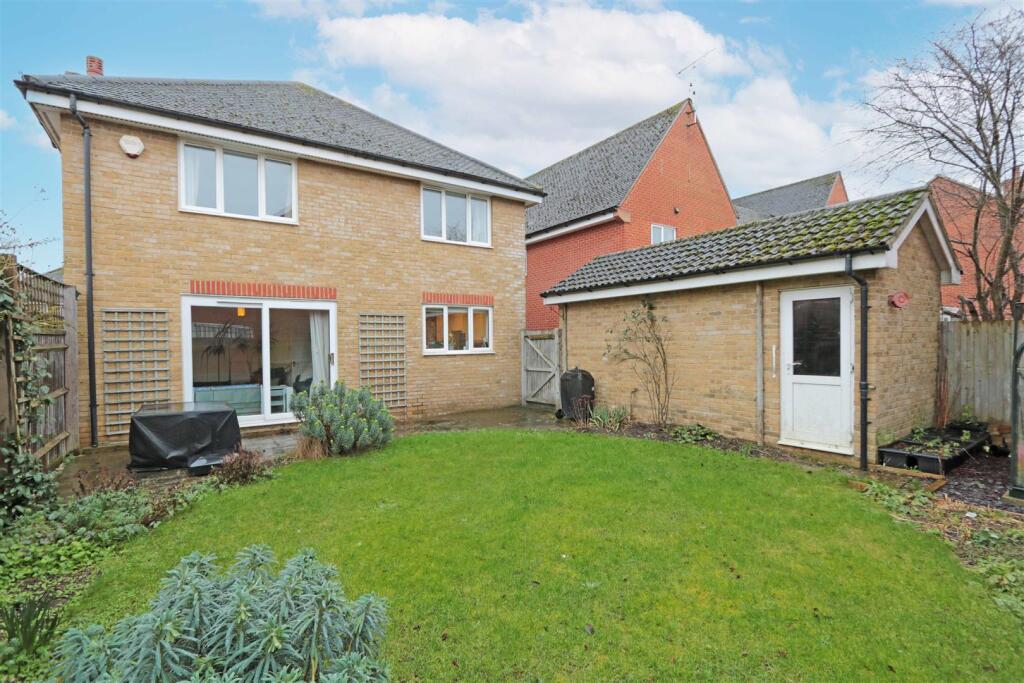 37, Youens Drive, Thame photo 3