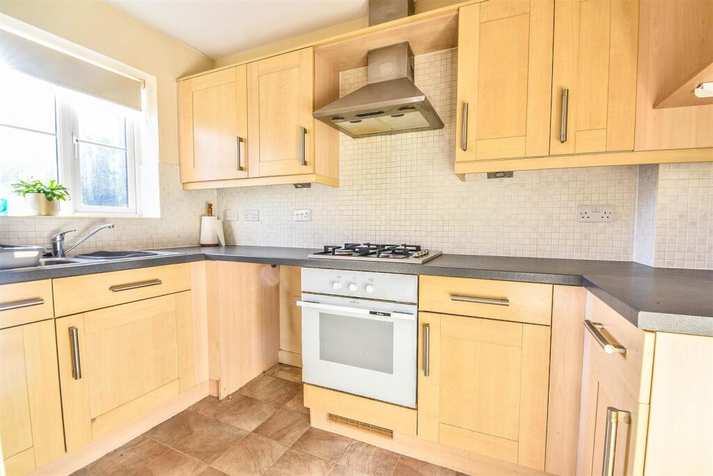 Phelps Mill Close, Dursley photo 4