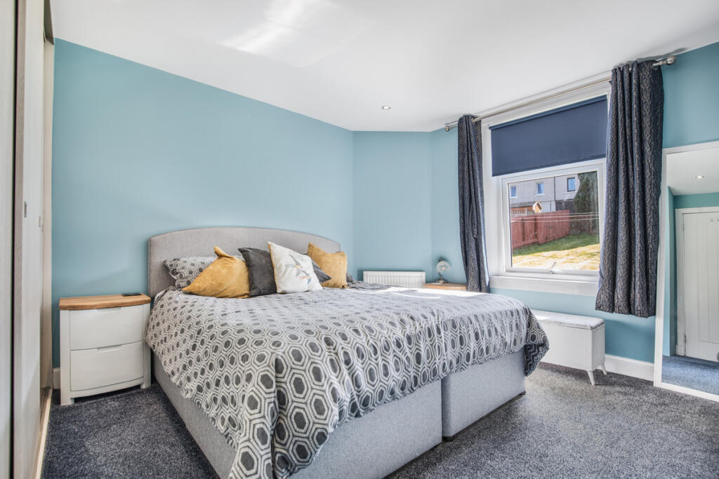 Apartment in Greenock, Overton - More