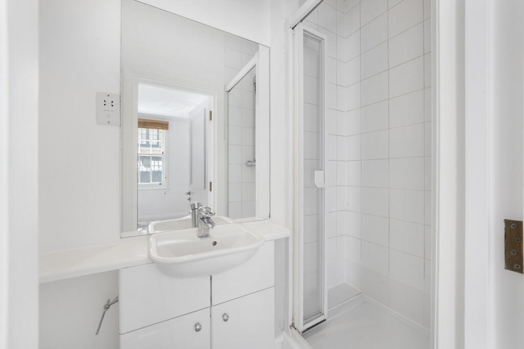 3 bedroom mews property for rent