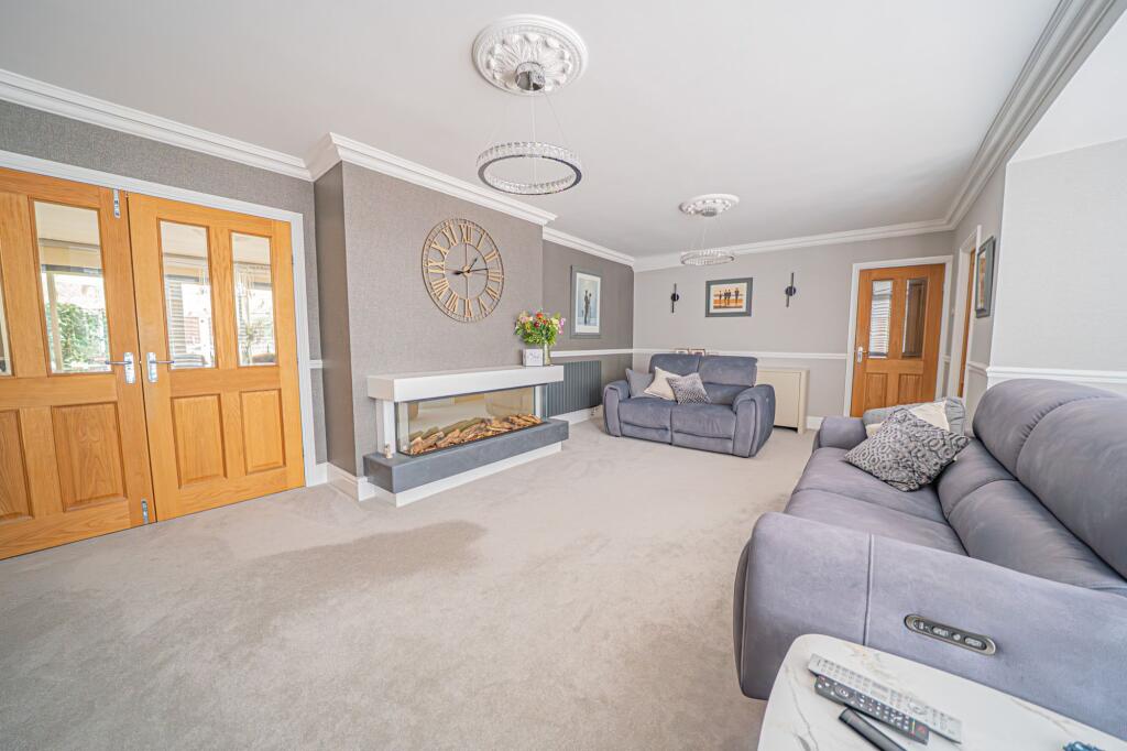 Woodlea Drive, Solihull, B91 photo 3
