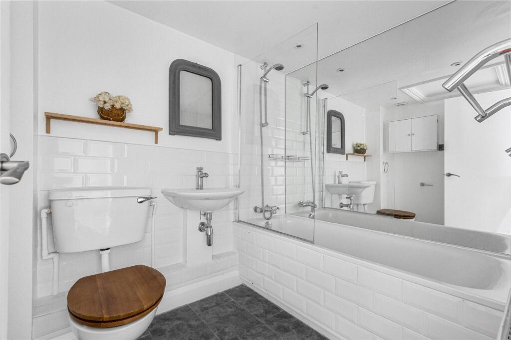Apartment in London, North Kensington - More