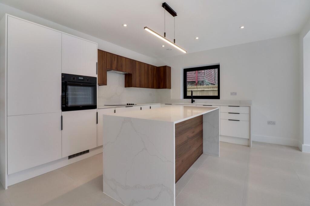 Stevens Lane, Claygate, KT10 image 2