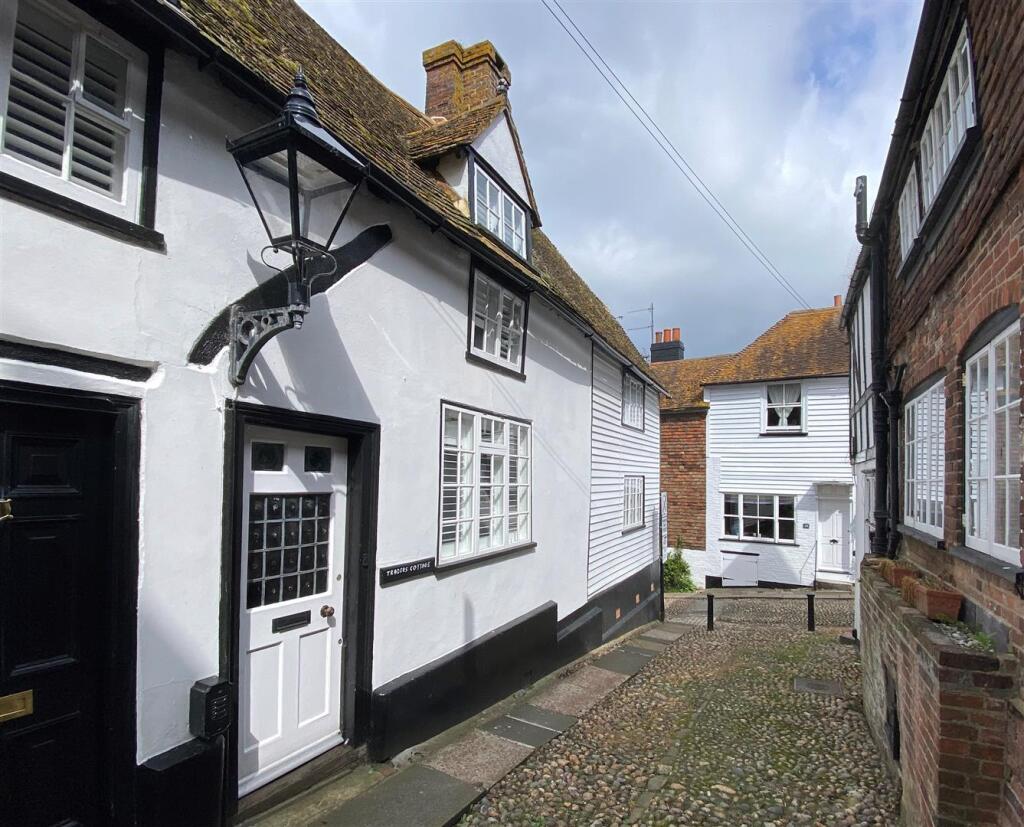 Traders Passage, Rye, Eat Sussex TN31 7EX photo 2