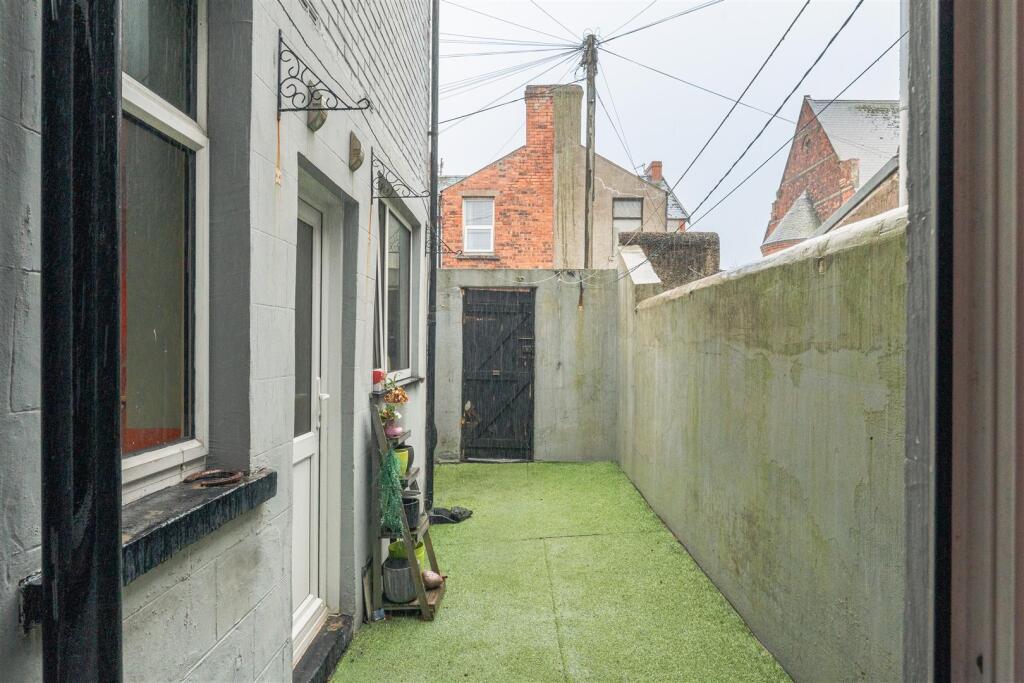 House in Lancaster - View 4