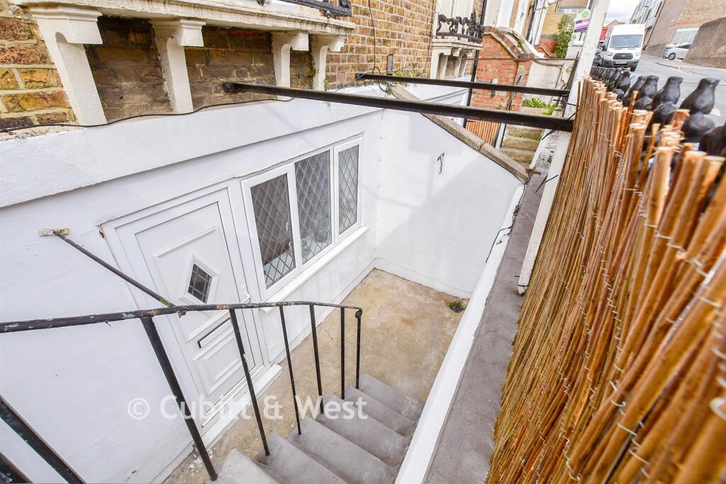 Apartment in London - View 2