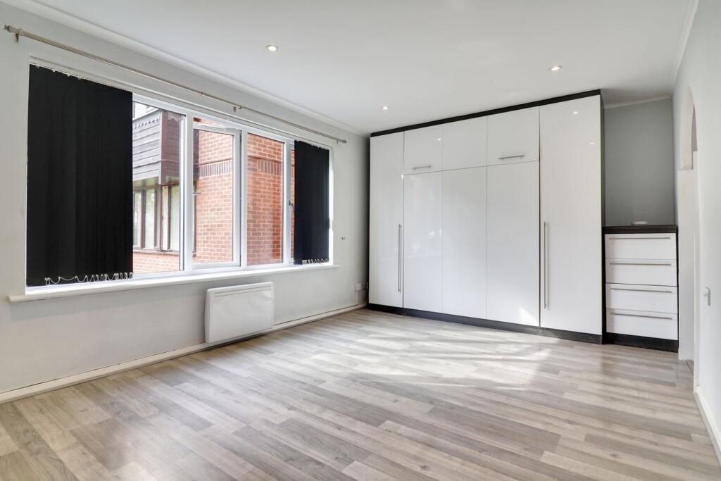 Apartment in Epping Forest, Sheering - View 4