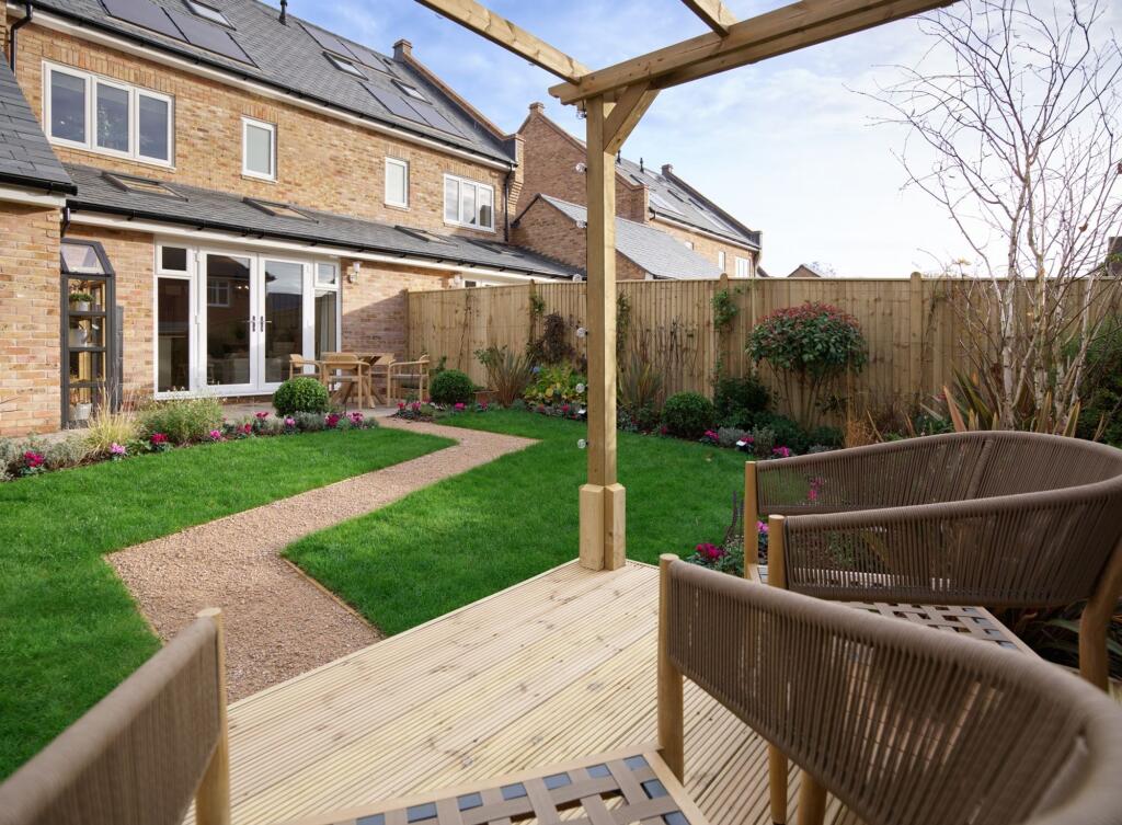 The Orchards, Leighwood Fields, GU6 photo 3