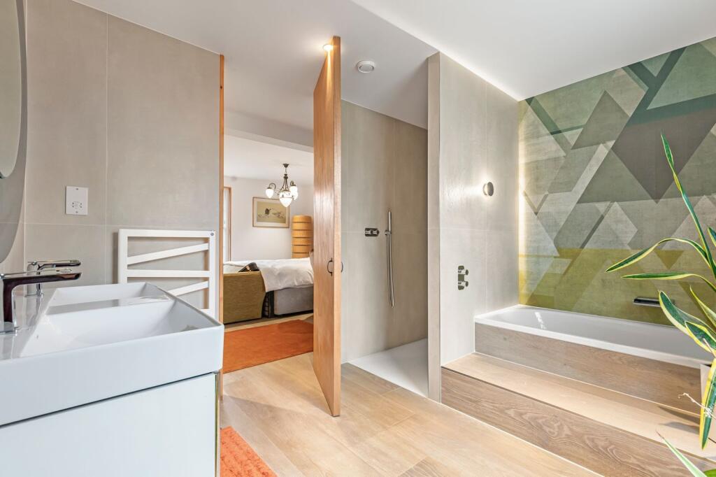House in London - More