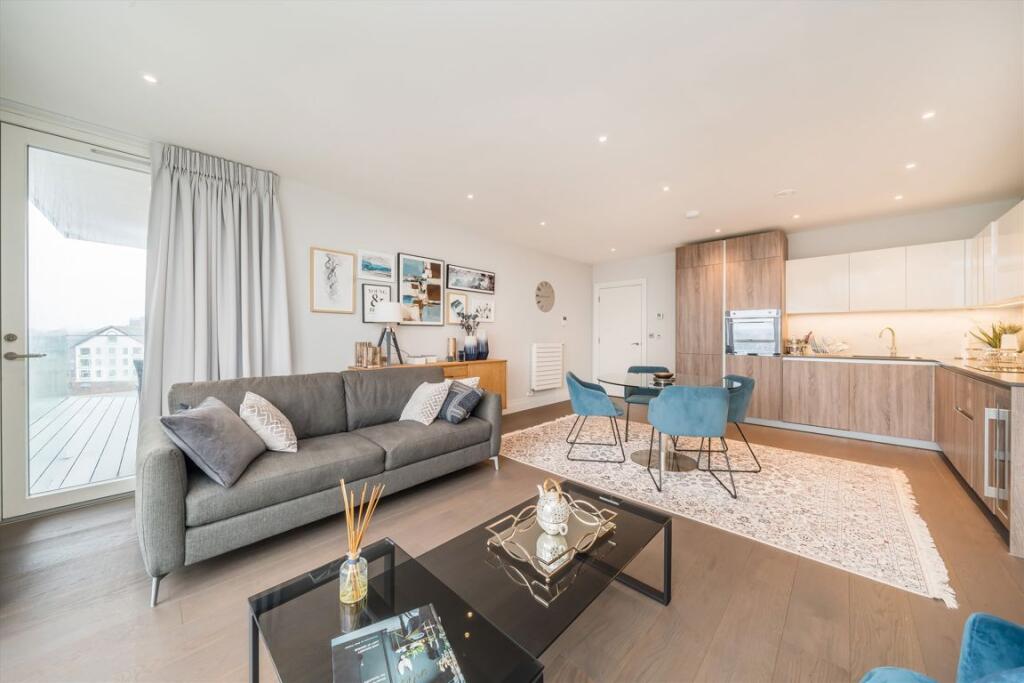Apartment in Kingston upon Thames - View 3