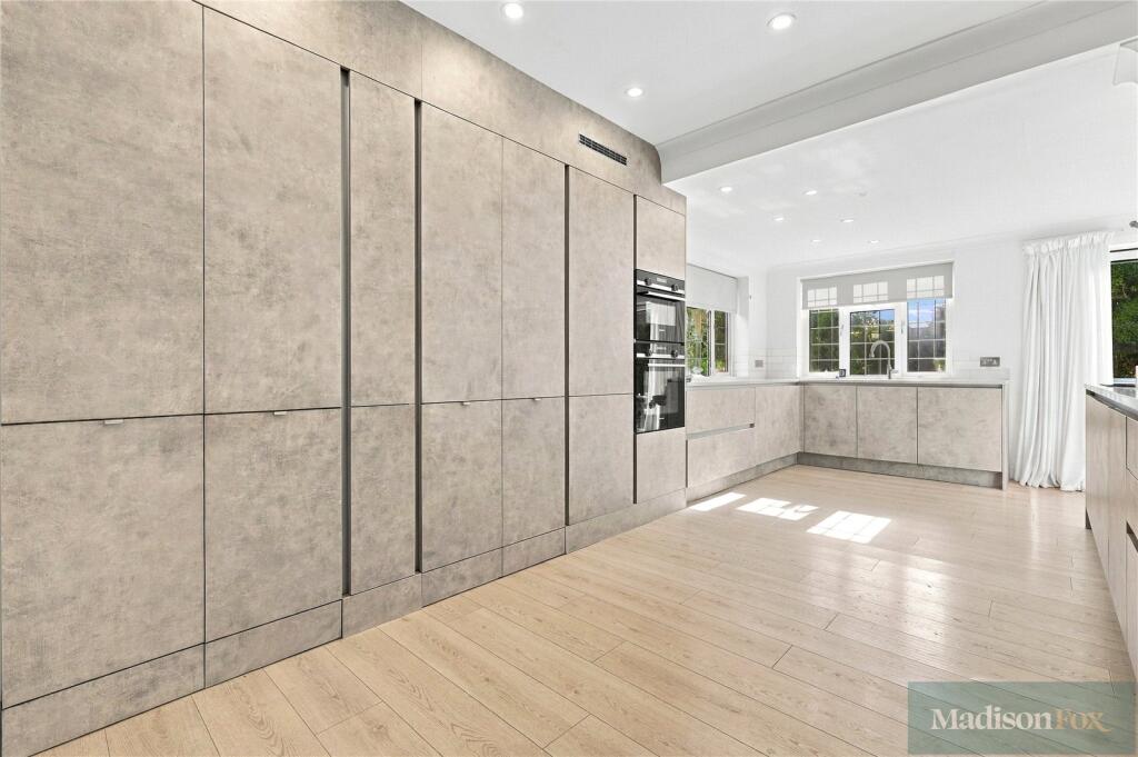 House in Ilford - More