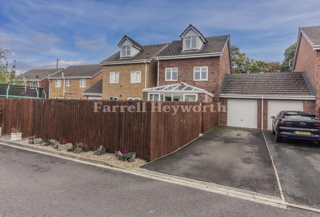 House in Chorley, Clayton-le-Woods - View 2