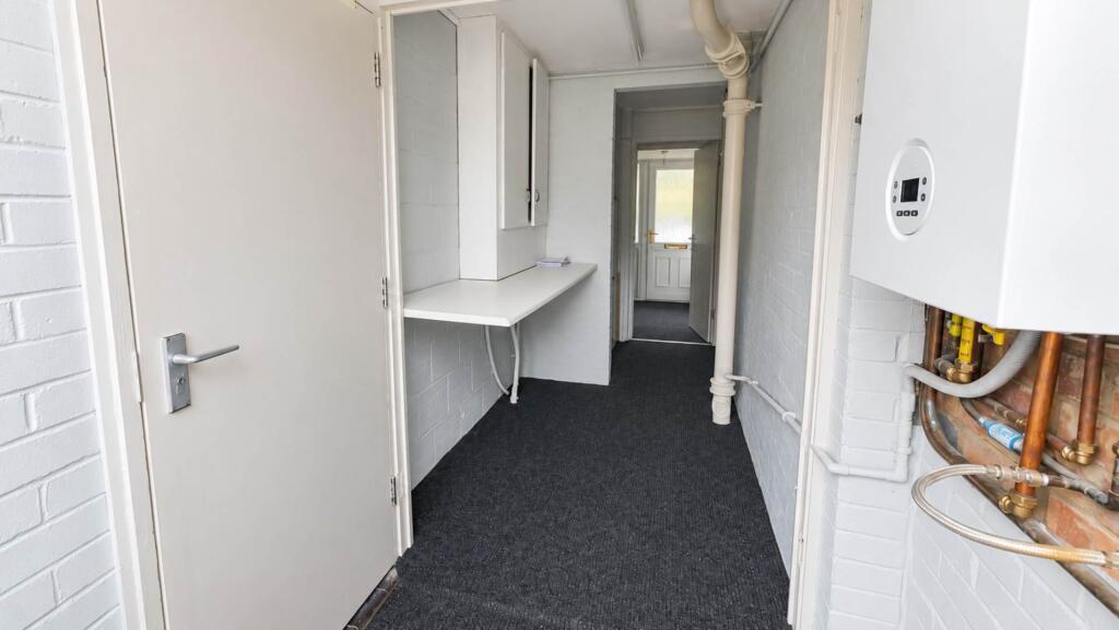 Lamb Close, Hatfield photo 5