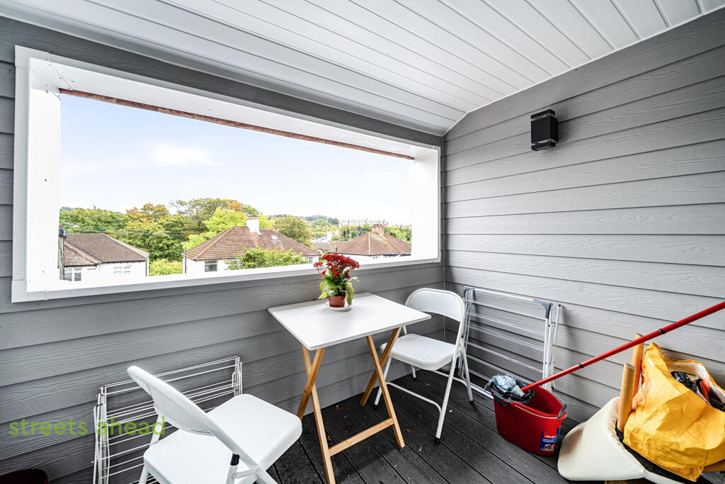 Apartment in London, Purley - More