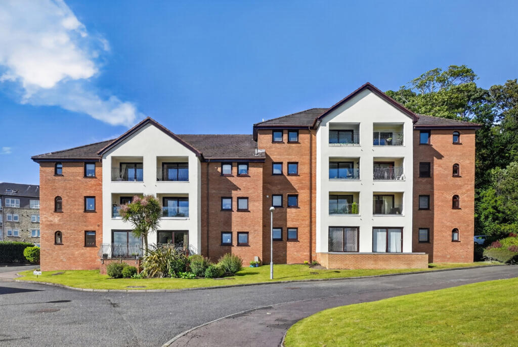Main image of property: 33 Underbank, Largs, KA30 8SS
