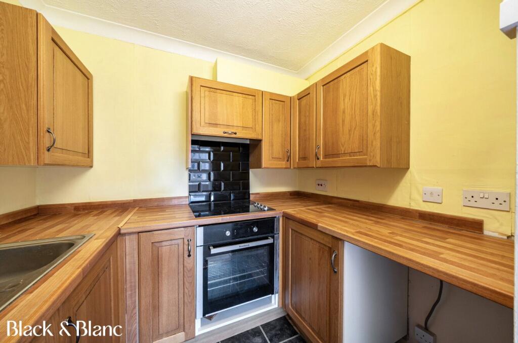 Apartment in Bromley - More