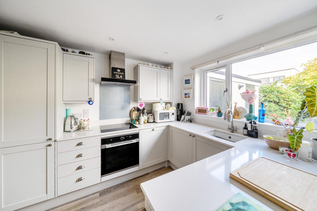 House in Windsor, The Crescent, Clewer New Town - View 2