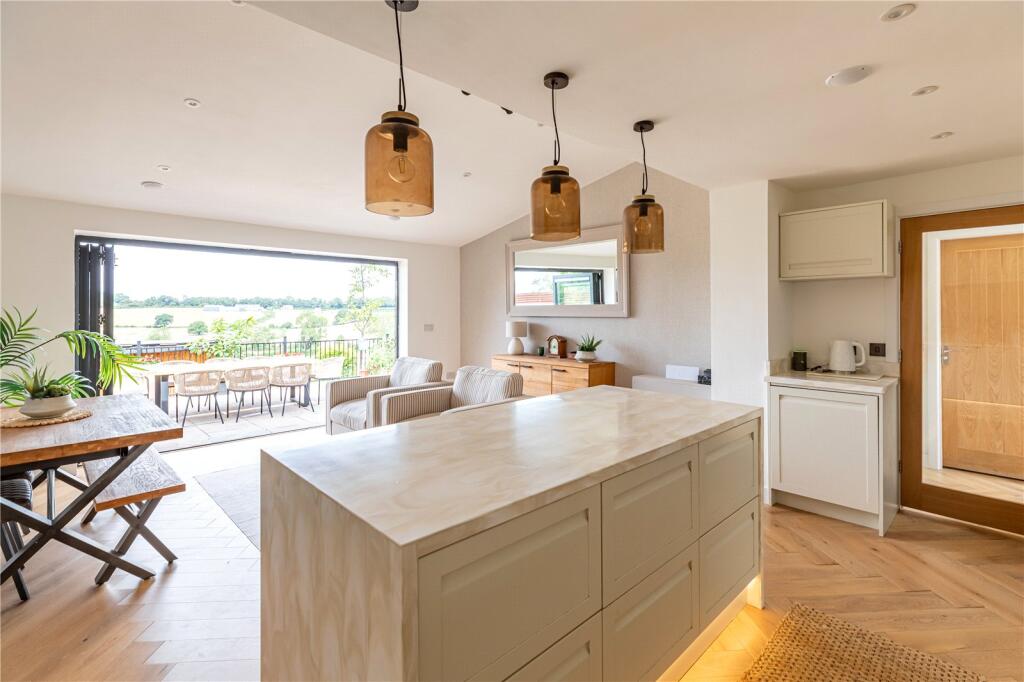 House in Swindon - View 3