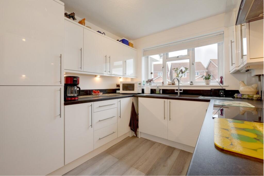 Regnum Close, Eastbourne, BN22 photo 4