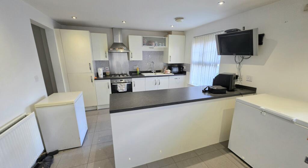 House in Manchester, Charlestown - View 3