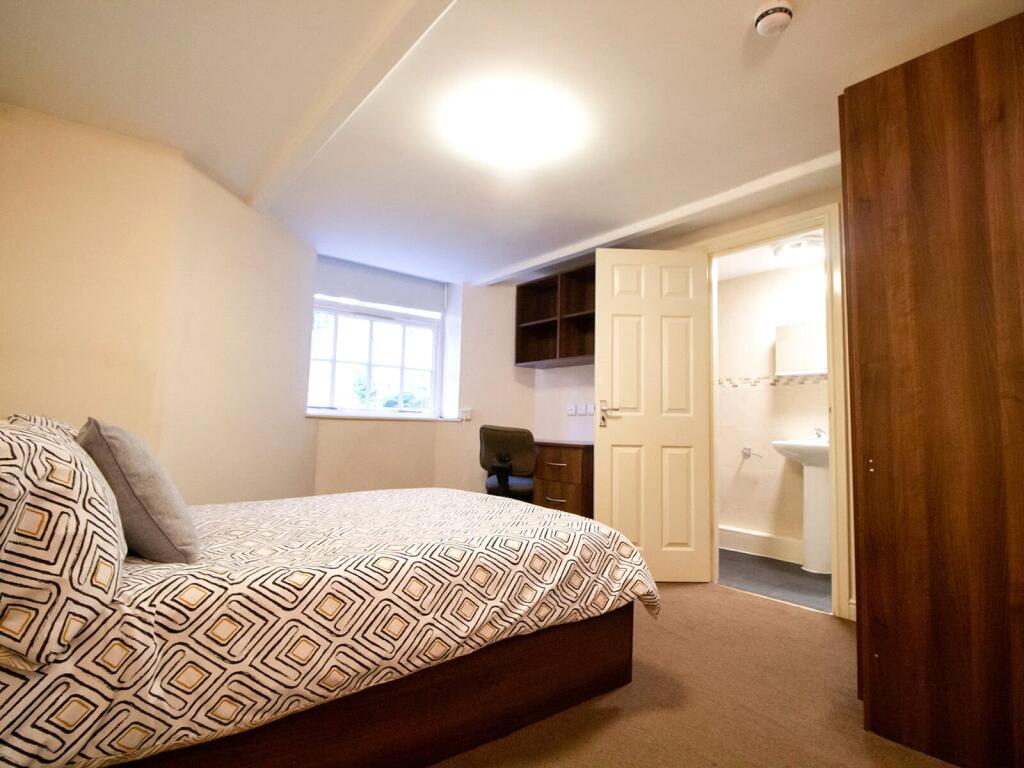 Main image of property: Apt 5C, 8 Springfield Mount #736399