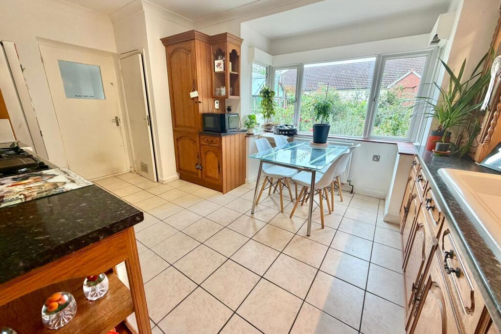 House in Surrey Heath, Surrey - View 5