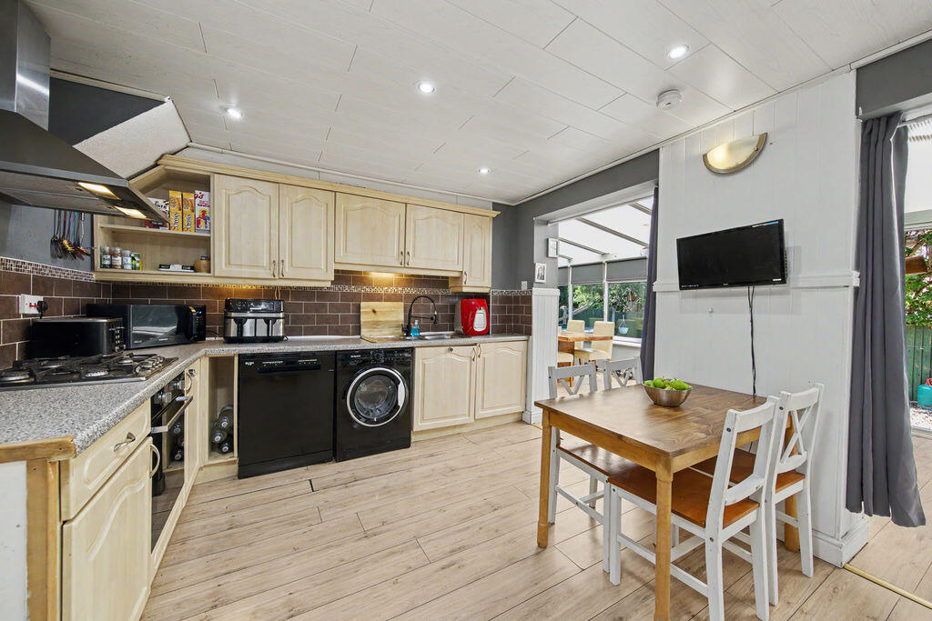 House in North East Derbyshire, Wingerworth - View 3