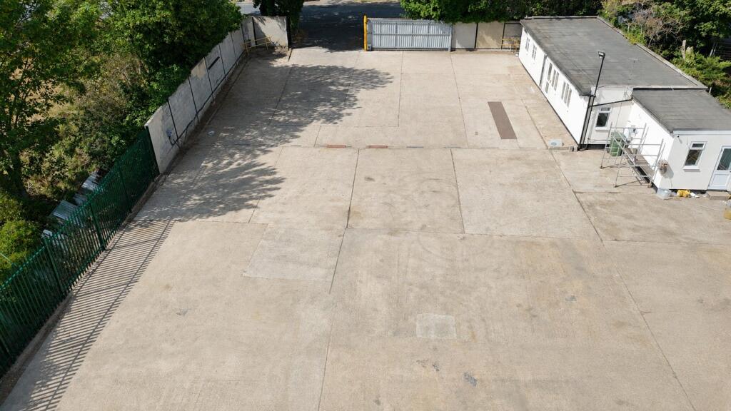 Yard front 2