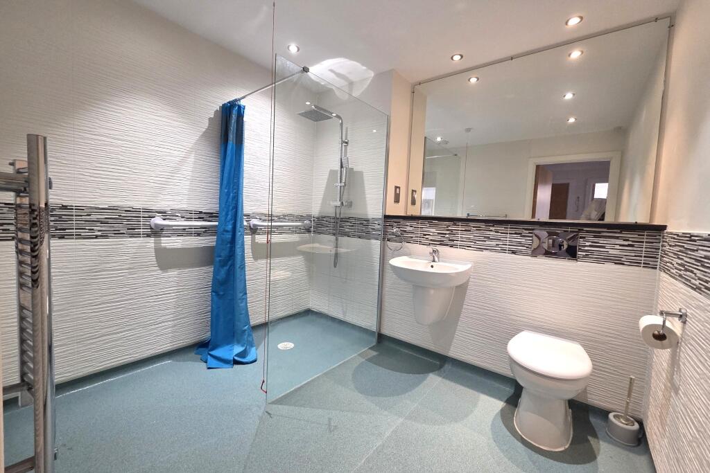 Apartment in Havant, Hampshire - View 5