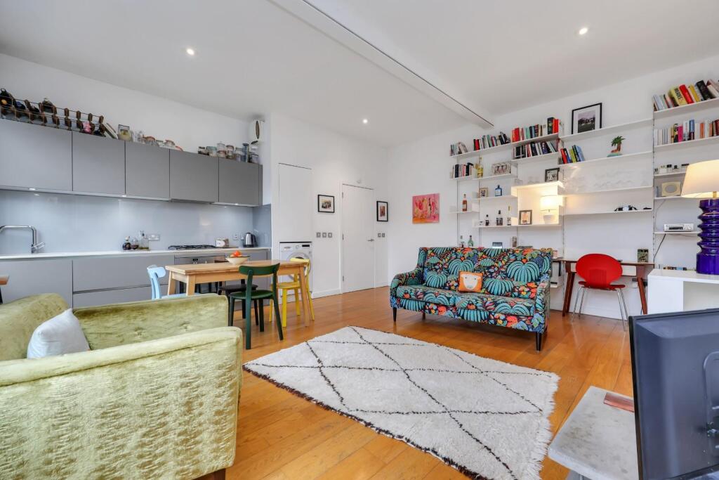 Apartment in London - View 5