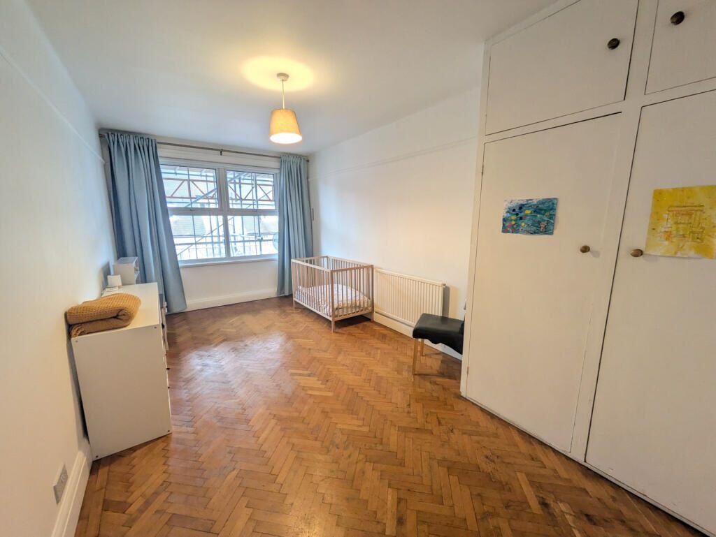 Apartment in London - View 4